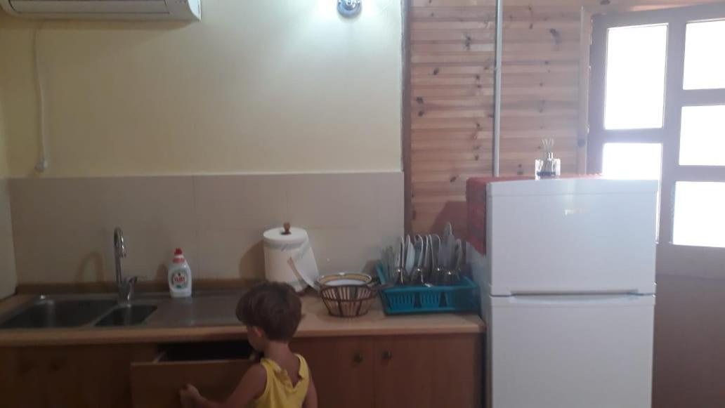 Kolonia E Artistave Apartment Velipoje Ngoại thất bức ảnh