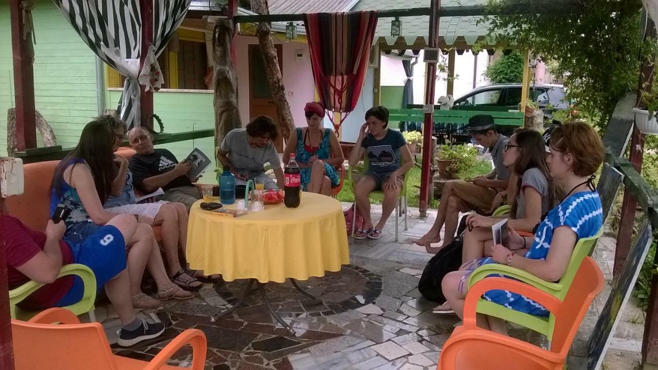 Kolonia E Artistave Apartment Velipoje Ngoại thất bức ảnh