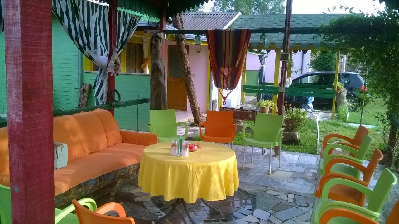 Kolonia E Artistave Apartment Velipoje Ngoại thất bức ảnh