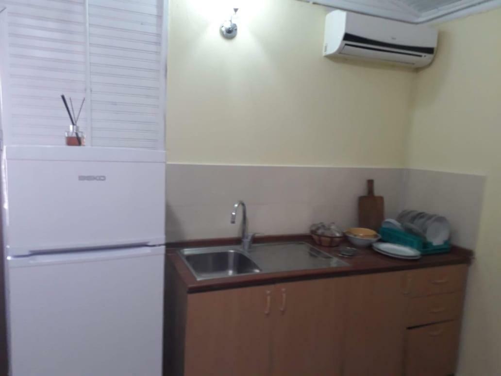 Kolonia E Artistave Apartment Velipoje Ngoại thất bức ảnh